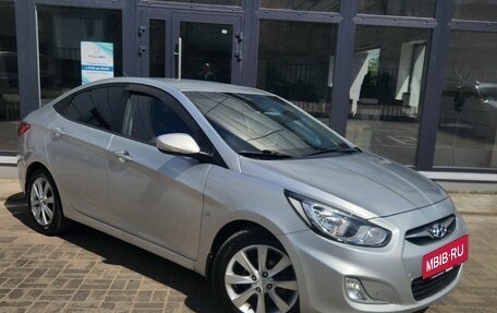Hyundai Solaris II рестайлинг, 2011 год, 670 000 рублей, 2 фотография