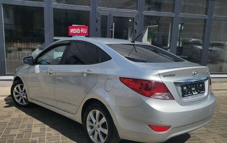Hyundai Solaris II рестайлинг, 2011 год, 670 000 рублей, 3 фотография