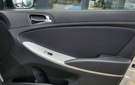 Hyundai Solaris II рестайлинг, 2011 год, 670 000 рублей, 17 фотография