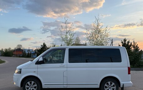 Volkswagen Caravelle T5, 2010 год, 1 250 000 рублей, 2 фотография