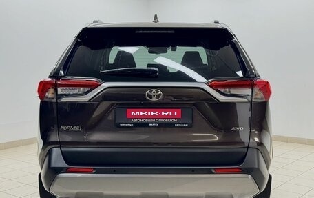 Toyota RAV4, 2019 год, 3 720 000 рублей, 5 фотография