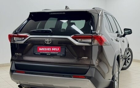 Toyota RAV4, 2019 год, 3 720 000 рублей, 6 фотография
