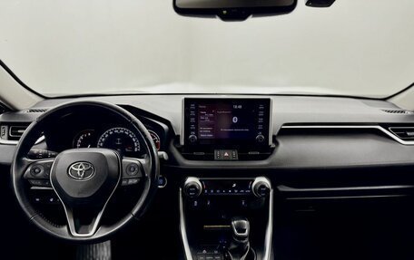 Toyota RAV4, 2019 год, 3 720 000 рублей, 18 фотография