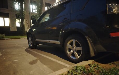 Mitsubishi Outlander III рестайлинг 3, 2007 год, 750 000 рублей, 3 фотография