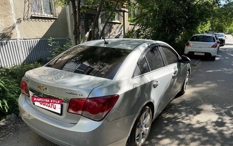 Chevrolet Cruze II, 2010 год, 620 000 рублей, 3 фотография
