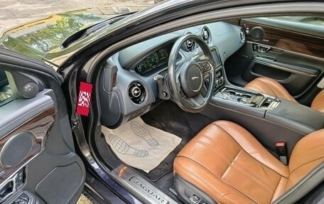 Jaguar XJ IV (X351), 2017 год, 3 085 000 рублей, 8 фотография