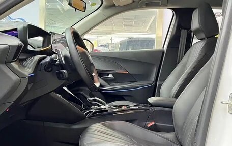 Peugeot 2008 II, 2023 год, 1 465 000 рублей, 11 фотография
