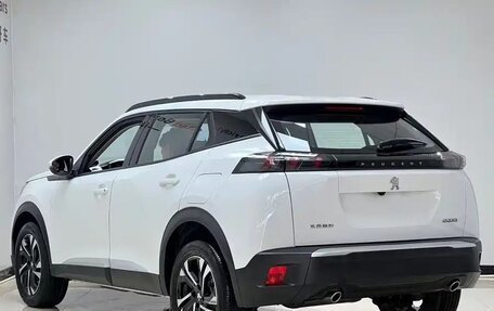 Peugeot 2008 II, 2023 год, 1 465 000 рублей, 5 фотография