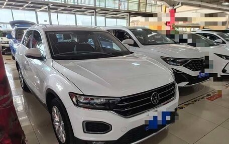 Volkswagen T-Roc I, 2022 год, 1 372 006 рублей, 3 фотография