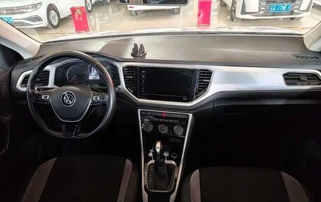 Volkswagen T-Roc I, 2022 год, 1 372 006 рублей, 8 фотография