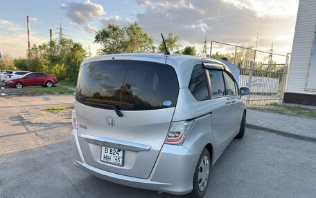 Honda Freed I, 2013 год, 1 199 000 рублей, 2 фотография