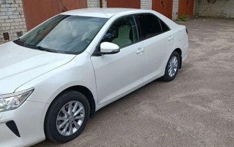 Toyota Camry, 2017 год, 2 200 000 рублей, 3 фотография