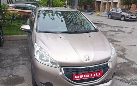 Peugeot 208 II, 2014 год, 650 000 рублей, 1 фотография