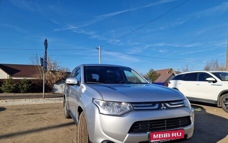 Mitsubishi Outlander III рестайлинг 3, 2012 год, 947 000 рублей, 1 фотография