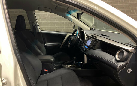 Toyota RAV4, 2016 год, 2 199 000 рублей, 10 фотография