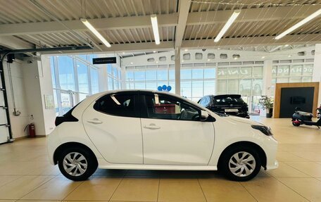 Toyota Yaris, 2021 год, 1 099 000 рублей, 7 фотография
