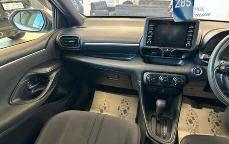 Toyota Yaris, 2020 год, 1 099 000 рублей, 14 фотография