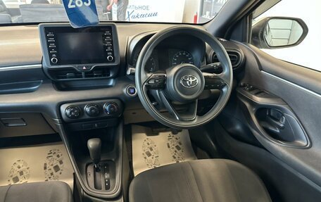 Toyota Yaris, 2020 год, 1 099 000 рублей, 15 фотография