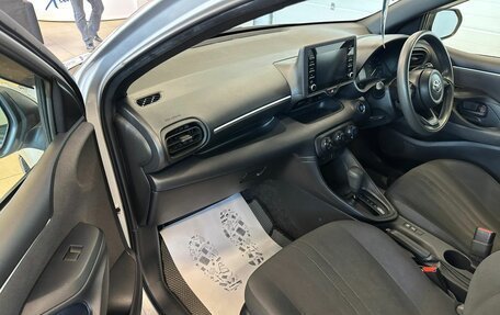 Toyota Yaris, 2020 год, 1 099 000 рублей, 12 фотография