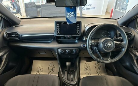 Toyota Yaris, 2020 год, 1 099 000 рублей, 16 фотография