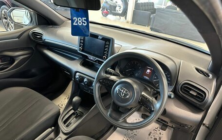 Toyota Yaris, 2020 год, 1 099 000 рублей, 11 фотография