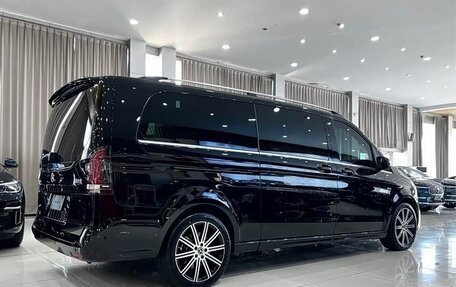 Mercedes-Benz V-Класс, 2026 год, 10 300 000 рублей, 3 фотография