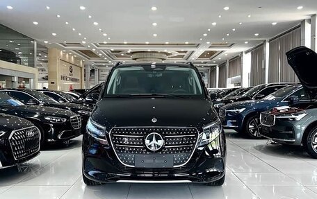 Mercedes-Benz V-Класс, 2026 год, 10 300 000 рублей, 2 фотография