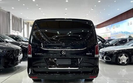 Mercedes-Benz V-Класс, 2026 год, 10 300 000 рублей, 4 фотография