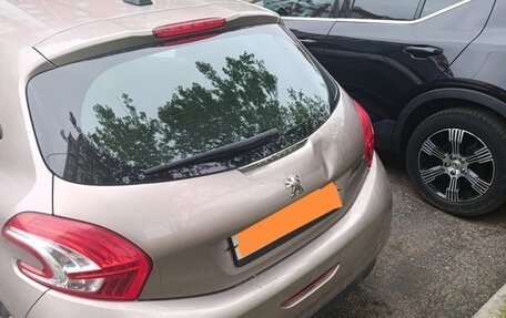 Peugeot 208 II, 2014 год, 650 000 рублей, 3 фотография