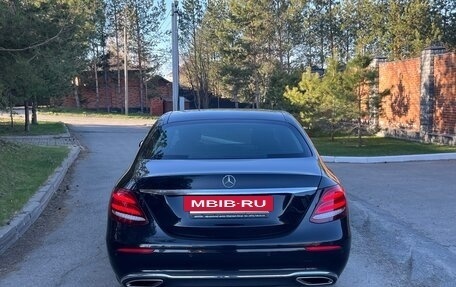 Mercedes-Benz E-Класс, 2017 год, 3 050 000 рублей, 8 фотография