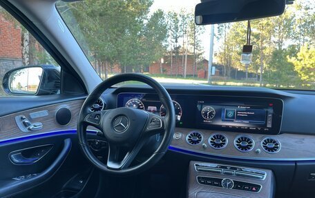 Mercedes-Benz E-Класс, 2017 год, 3 050 000 рублей, 25 фотография