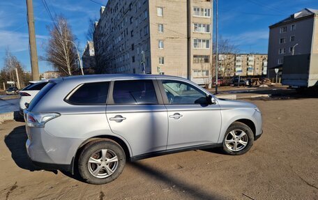 Mitsubishi Outlander III рестайлинг 3, 2012 год, 947 000 рублей, 3 фотография
