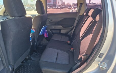 Mitsubishi Outlander III рестайлинг 3, 2012 год, 947 000 рублей, 6 фотография