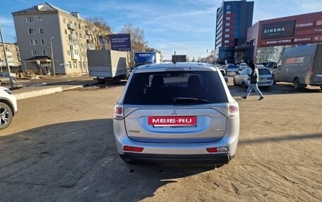 Mitsubishi Outlander III рестайлинг 3, 2012 год, 947 000 рублей, 4 фотография