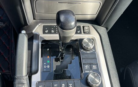 Toyota Land Cruiser 200, 2016 год, 6 499 999 рублей, 9 фотография