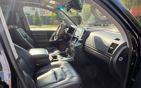 Toyota Land Cruiser 200, 2016 год, 6 499 999 рублей, 21 фотография