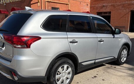 Mitsubishi Outlander III рестайлинг 3, 2018 год, 1 850 000 рублей, 8 фотография
