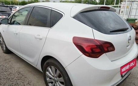 Opel Astra J, 2014 год, 833 000 рублей, 2 фотография