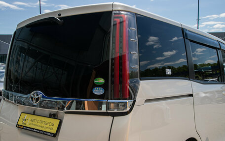 Toyota Noah III, 2020 год, 2 148 000 рублей, 7 фотография