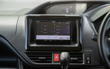 Toyota Noah III, 2020 год, 2 148 000 рублей, 17 фотография