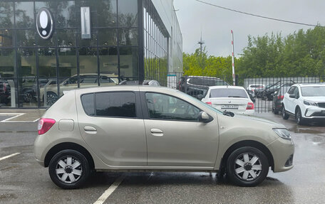 Renault Sandero II рестайлинг, 2016 год, 945 000 рублей, 5 фотография