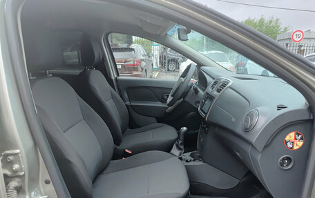 Renault Sandero II рестайлинг, 2016 год, 945 000 рублей, 13 фотография