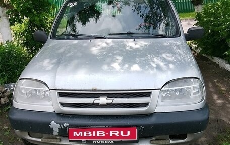 Chevrolet Niva I рестайлинг, 2003 год, 300 000 рублей, 1 фотография