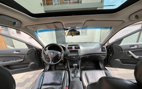 Honda Accord VII рестайлинг, 2005 год, 1 000 000 рублей, 15 фотография
