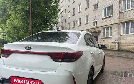 KIA Rio IV, 2020 год, 830 000 рублей, 4 фотография