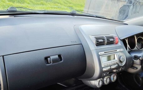 Honda Fit III, 2004 год, 450 000 рублей, 10 фотография