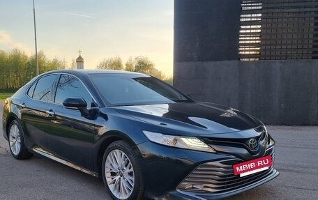 Toyota Camry, 2018 год, 2 650 000 рублей, 6 фотография
