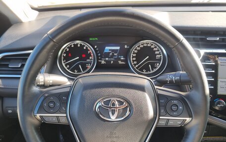 Toyota Camry, 2018 год, 2 650 000 рублей, 18 фотография