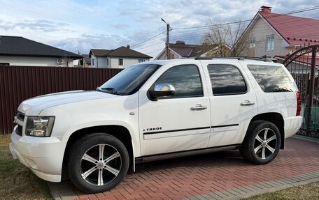 Chevrolet Tahoe III, 2012 год, 2 400 000 рублей, 2 фотография
