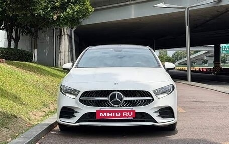Mercedes-Benz A-Класс, 2022 год, 1 650 000 рублей, 2 фотография
